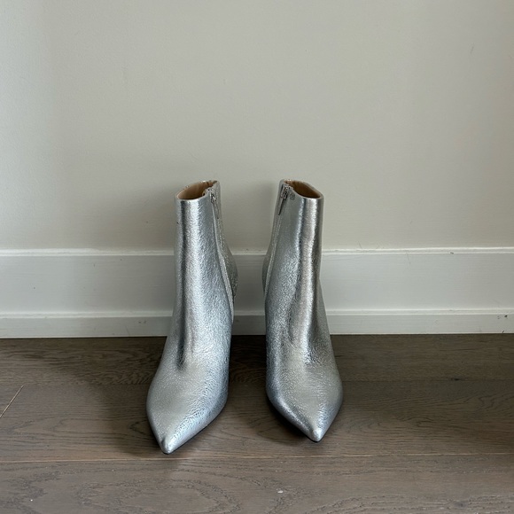 Marc Fisher Silver crinkle ankle boot - Picture 2 of 7